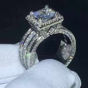 New! Women wedding luxury Silver  plated Diamond Ring
